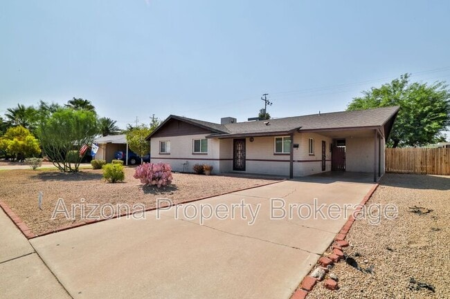 Primary Photo - 519 W 19th St