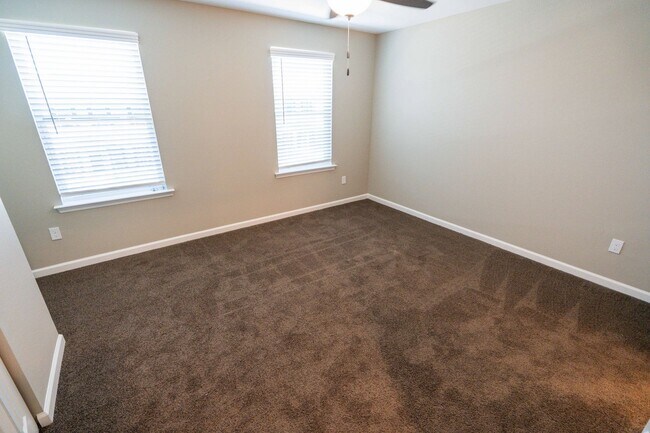 Building Photo - 3/3 Condo in Mission Overlook-MOVE IN SPEC...