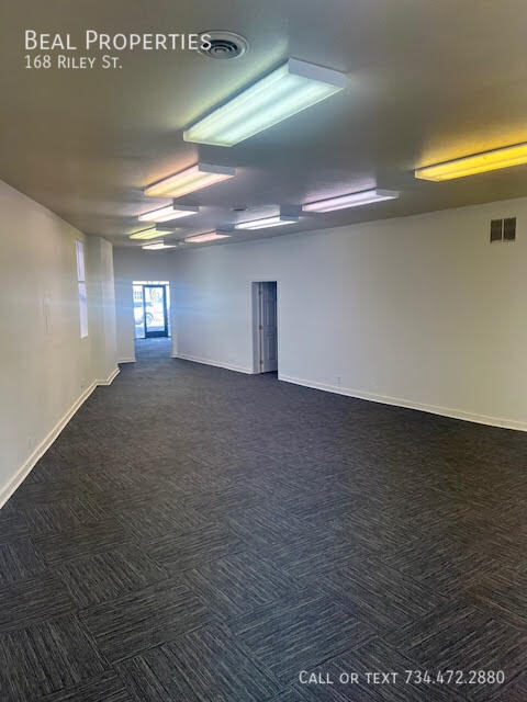 Building Photo - 168 Riley St