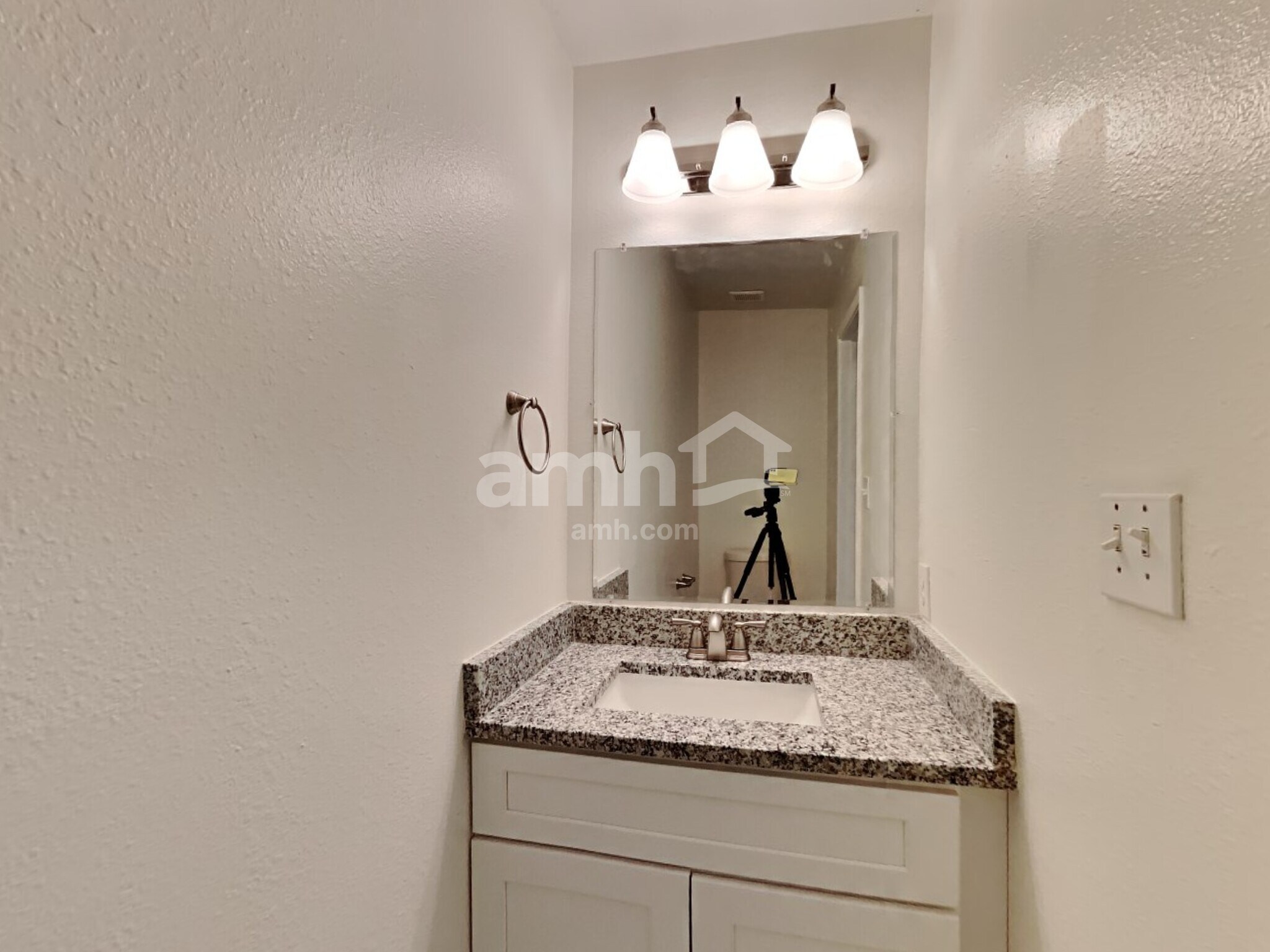 Building Photo - 31442 Camden Village Dr