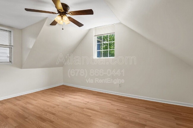 Building Photo - 153 Little St SE