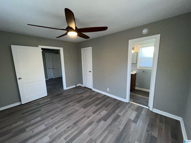 Building Photo - 624 4th Ct W