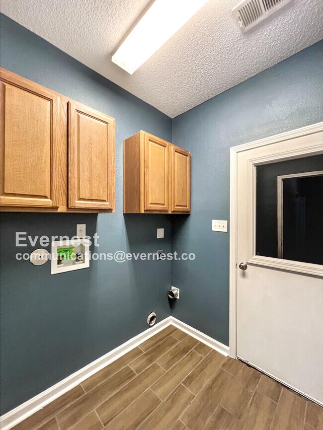 Building Photo - 4866 Water Brook Cir