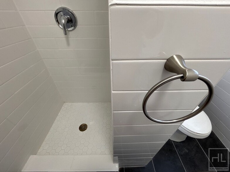 Building Photo - YORK AVENUE