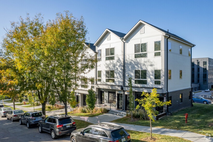 Primary Photo - bos Apartments
