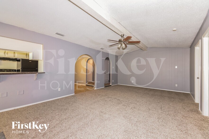 Building Photo - 2026 Aspen Ln