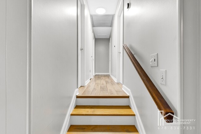 Building Photo - 3925 Chicamauga Dr