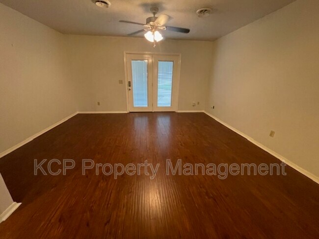 Building Photo - 803 S 24th St