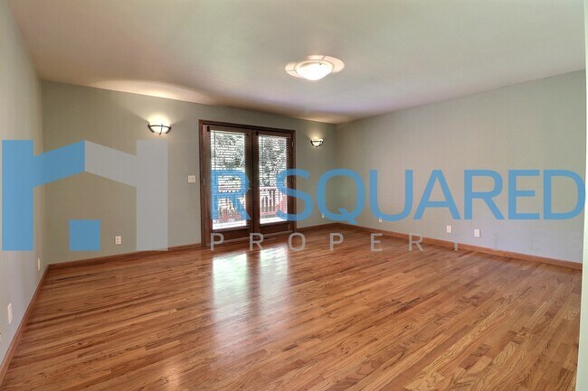 Building Photo - 307 Slater St