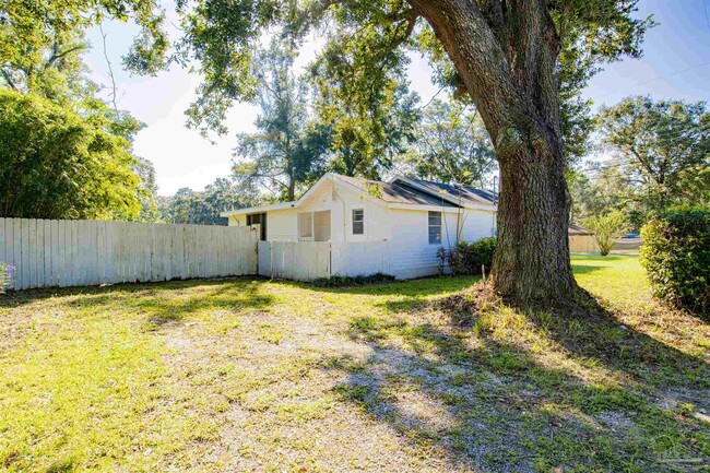 Building Photo - 1252 E Burgess Rd