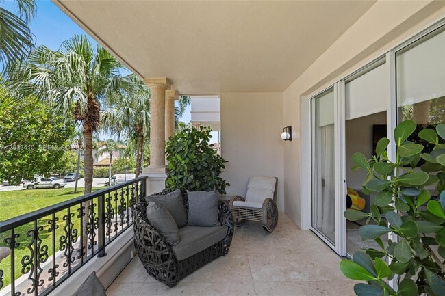 Building Photo - 19122 Fisher Island Dr