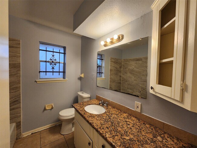 Building Photo - 9619 Guest St