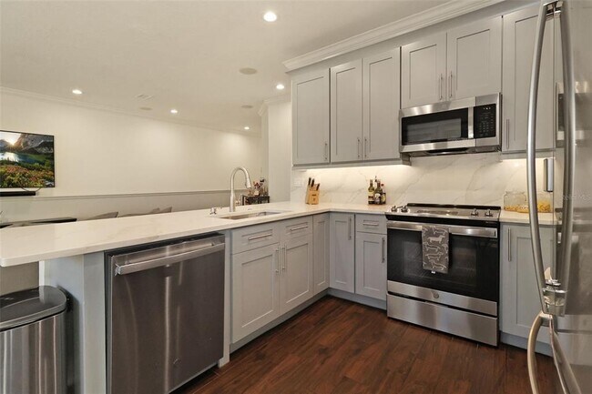 Building Photo - 505 S Tampania Ave