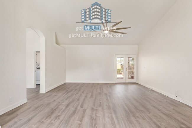 Building Photo - 234 N Heritage Dr