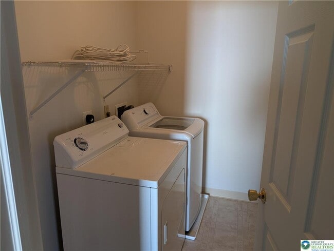 Building Photo - 2806 Sequoia Dr