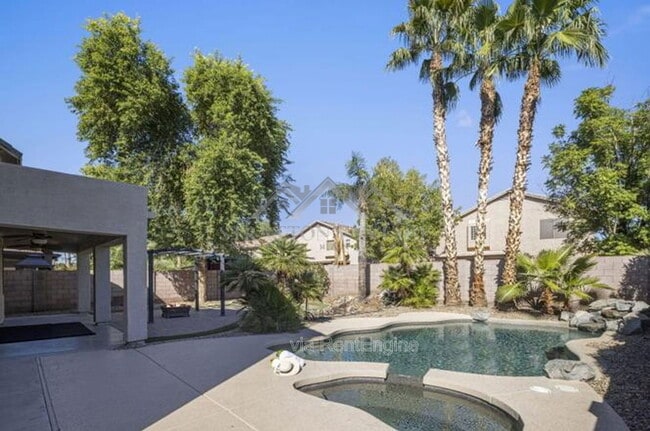 Building Photo - 2900 E Riviera Pl