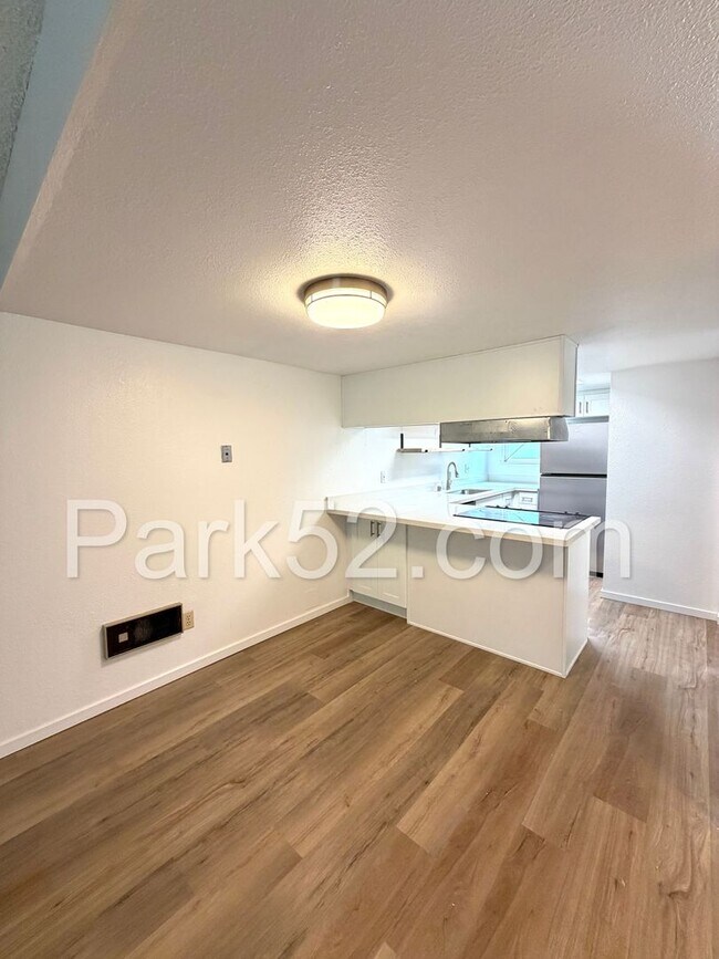 Building Photo - 9421 43rd St Ct W