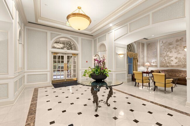 Building Photo - Studio Condo Steps from Piedmont Park!