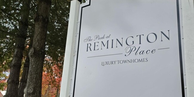 Building Photo - 3735 Lochdale Terrace