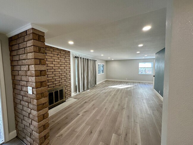 Building Photo - Cupertino Hills