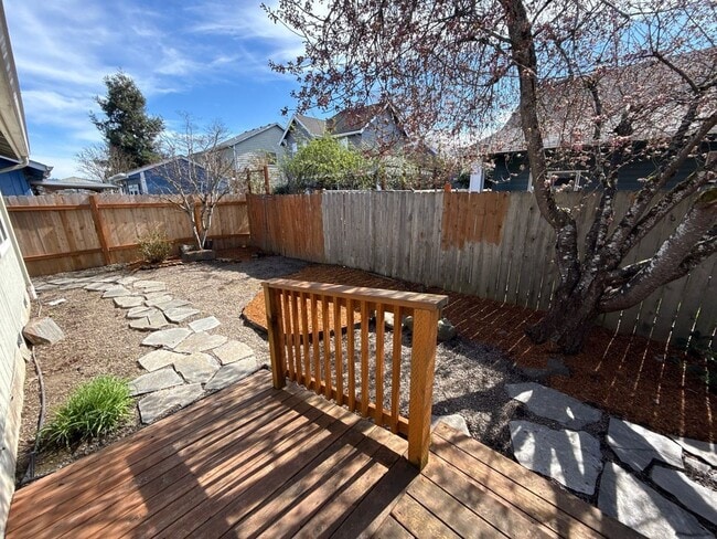 Building Photo - 1843 Olympic Dr E