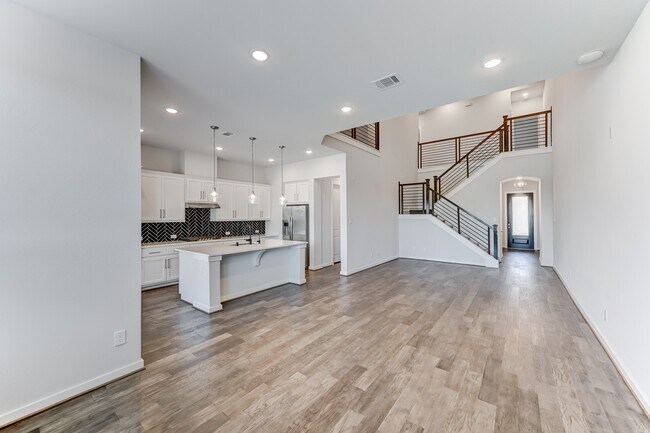 Building Photo - 6570 Scarlet Pond Ln