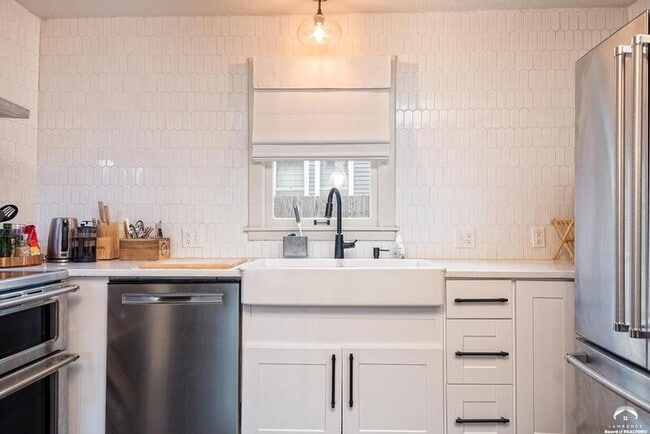 Building Photo - 915 Alabama St