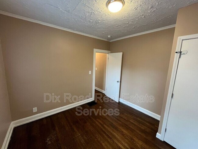 Building Photo - 6620 Highland Ave