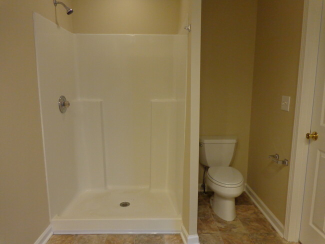 Building Photo - 780 Holcombe Woods Ct