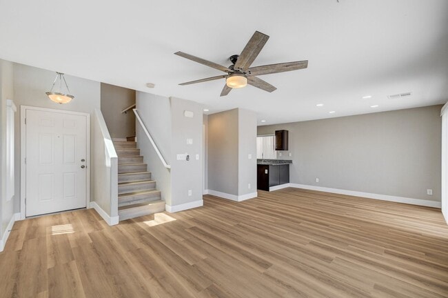 Building Photo - 9930 Stiges St