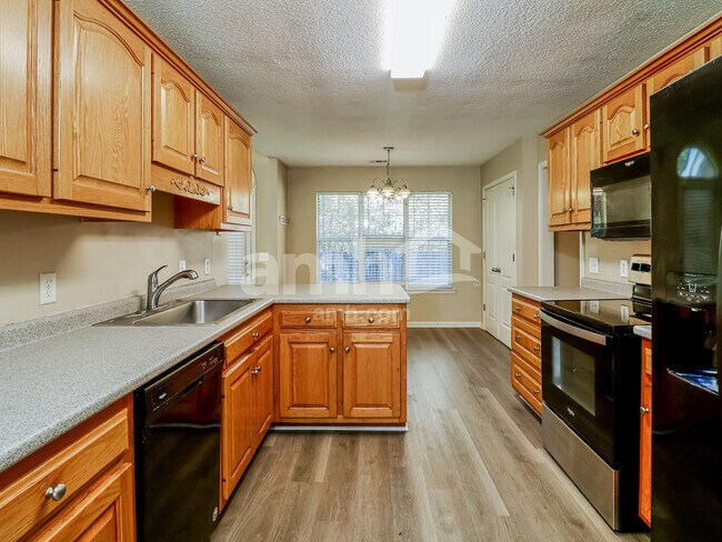 Building Photo - 154 Jamestown Dr