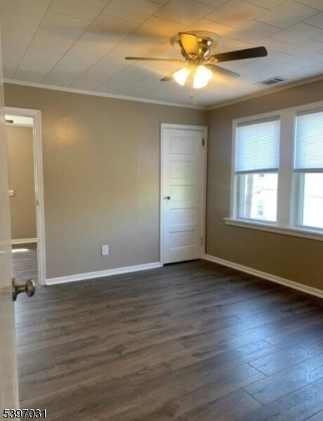 Building Photo - 10 Hagert St