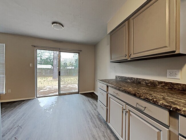 Building Photo - 1321 N 7th St