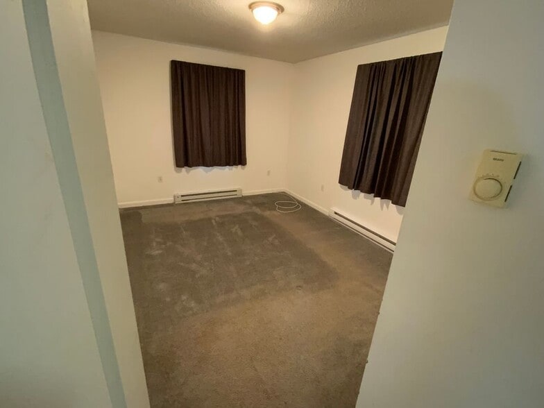 Building Photo - 50 Sunnyside Ave