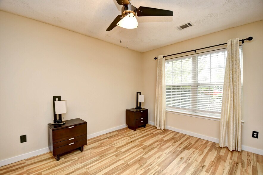 Building Photo - 1038 Portico Loop