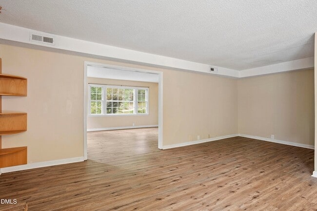 Building Photo - 1801 Quail Ridge Rd