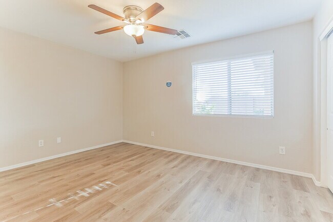 Building Photo - 1465 E Rolls Rd