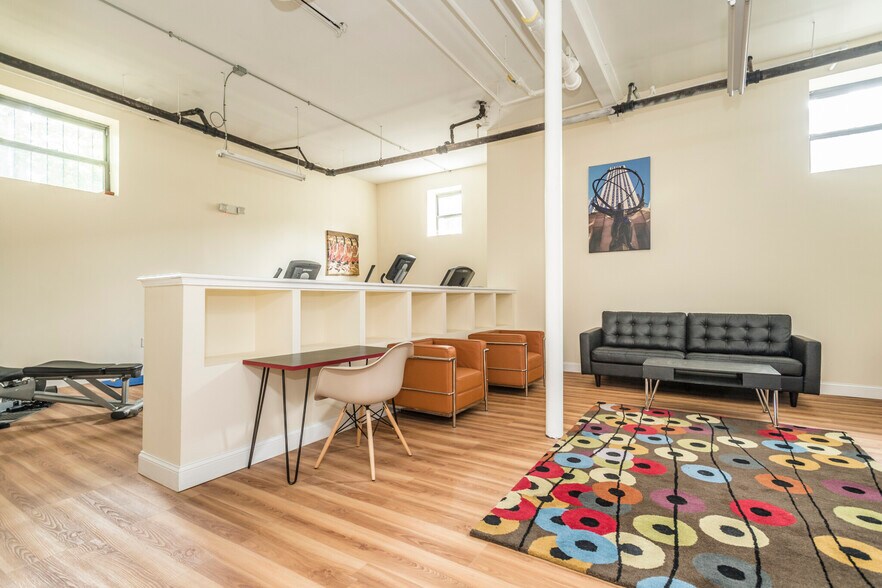 Building Photo - 102 Highland Ave