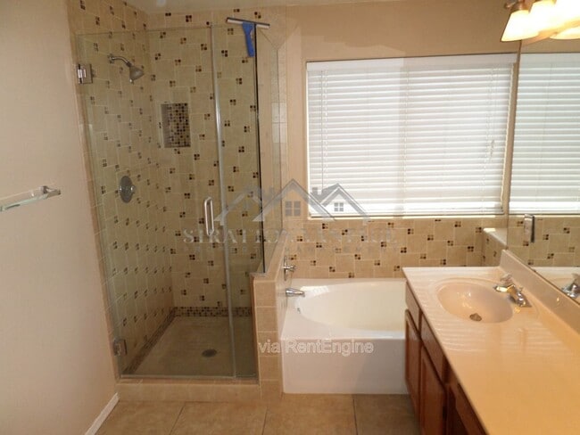 Building Photo - 1641 W Orchid Ln