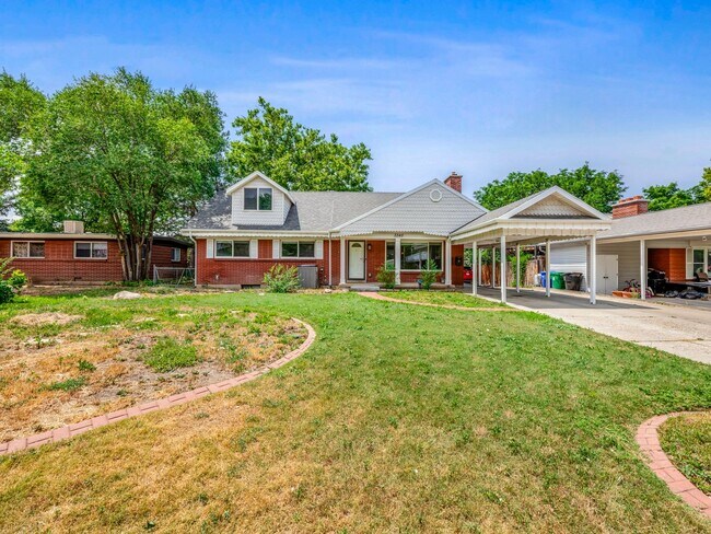 Building Photo - 3340 S Terrace View Dr