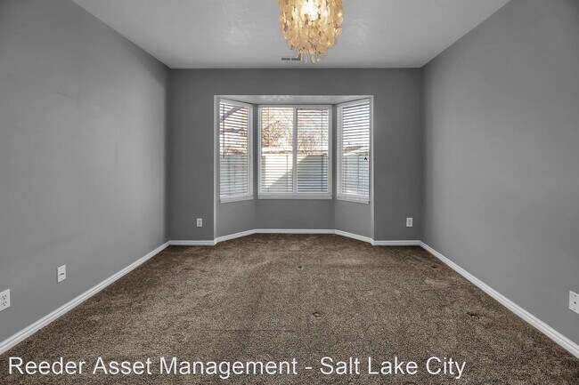 Building Photo - 6002 Liberty Oaks Cove