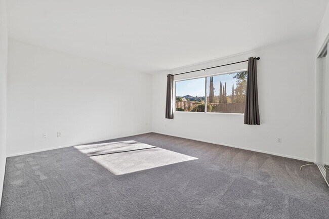 Building Photo - Beautiful Westlake First Neighborhood Family Home w/ Large Backyard with Panoramic Mtn Views