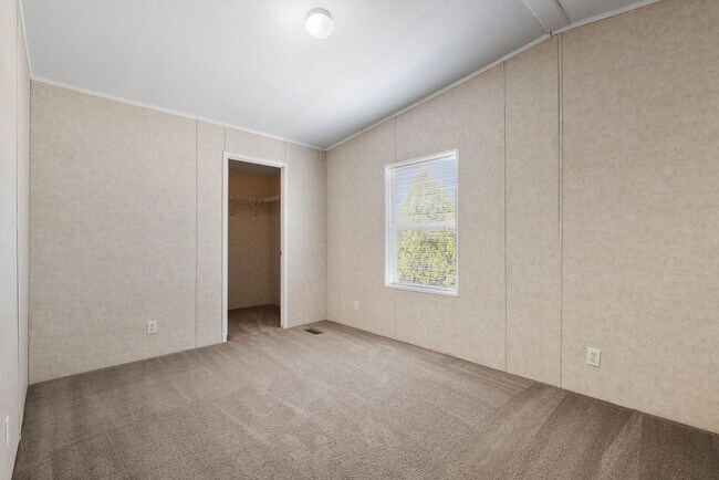 Building Photo - 24255 N Cleveland St