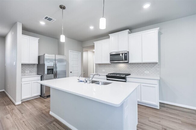 Building Photo - 17586 Rosette Grass Dr