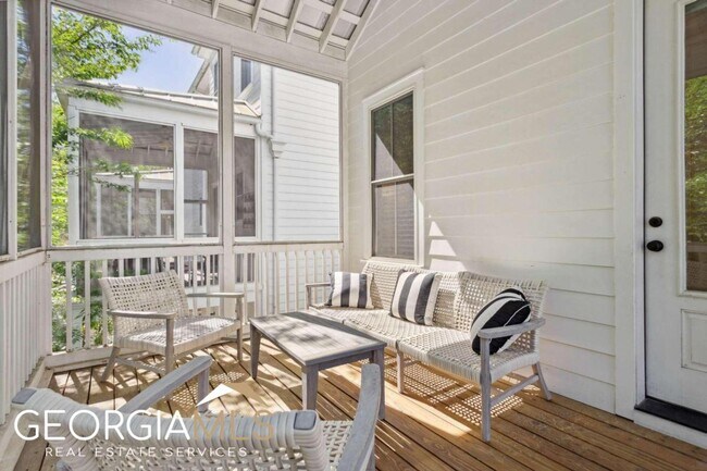 Building Photo - 9212 Selborne Ln