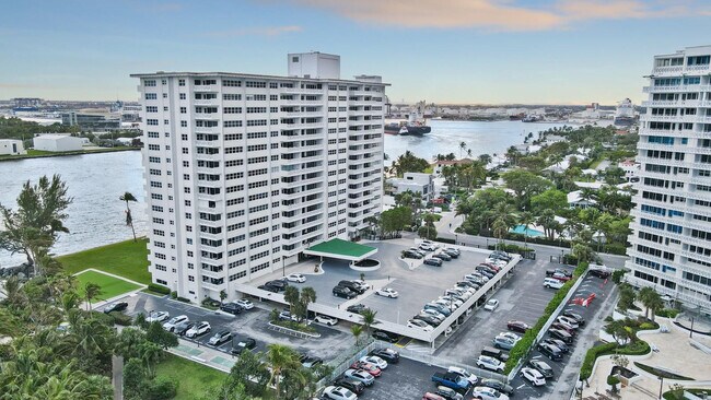 Building Photo - 2100 S Ocean Dr