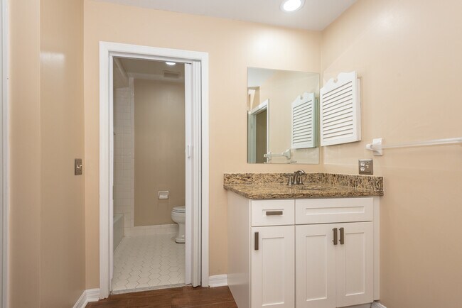 Building Photo - 119 Rio Pinar Dr