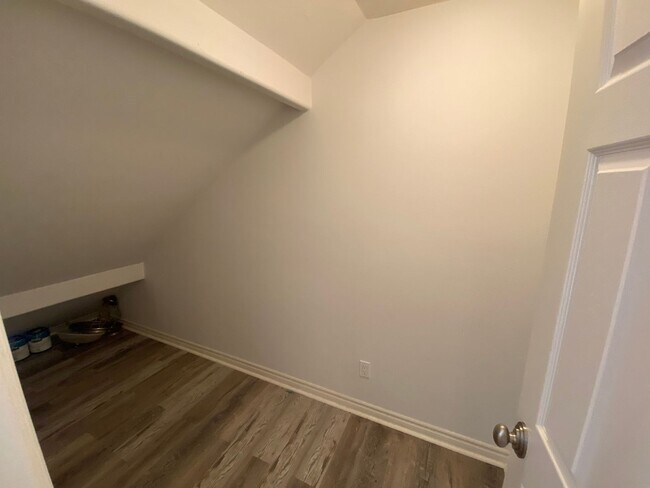 Building Photo - Stonemark on Avocado