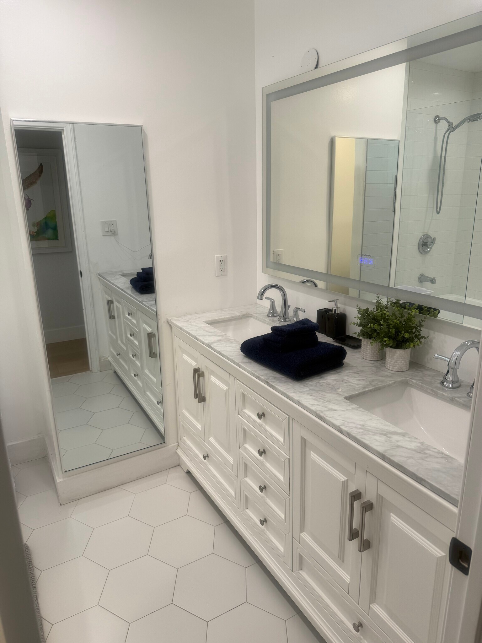 Building Photo - 2054 Fremont Ave