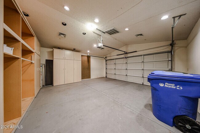 Building Photo - 3305 E Wildwood Dr